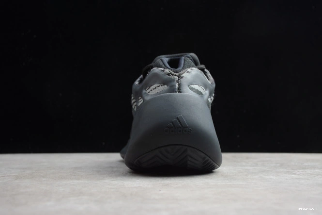 Black Yeezy Boost 700 V3 H67799 Adidas 0829